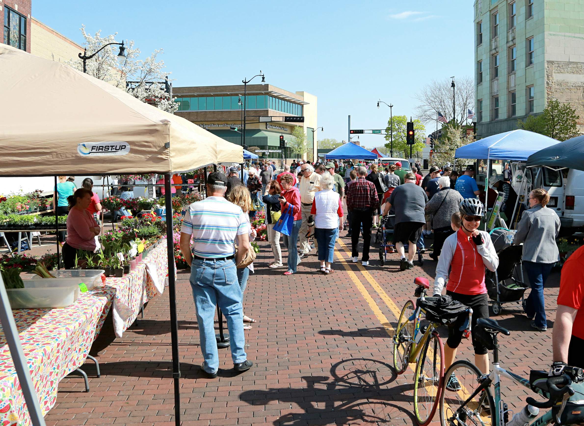 Wisconsin's Farmers' Markets Come In Many Sizes And Structures WisContext