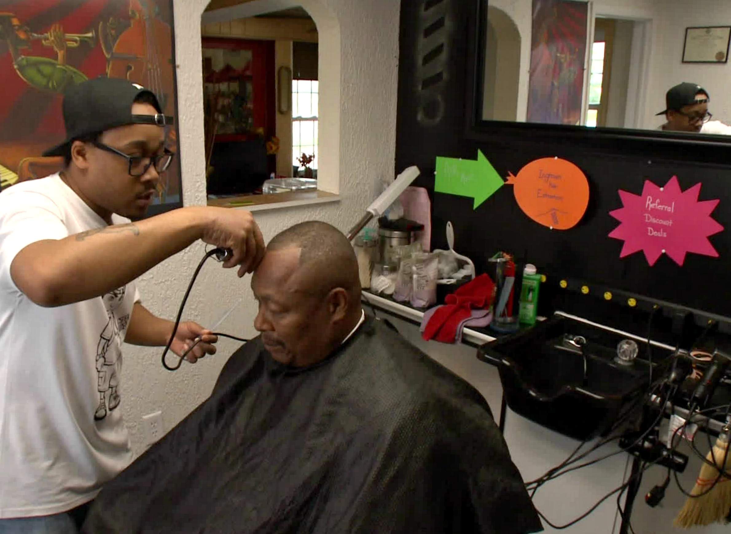 Barber Makes A Connection At Wisconsin S Scandal Wracked